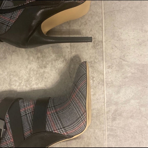 Multicolored (black, gray, & red), Strappy Knee High Boots w/a buckle - Picture 3 of 3